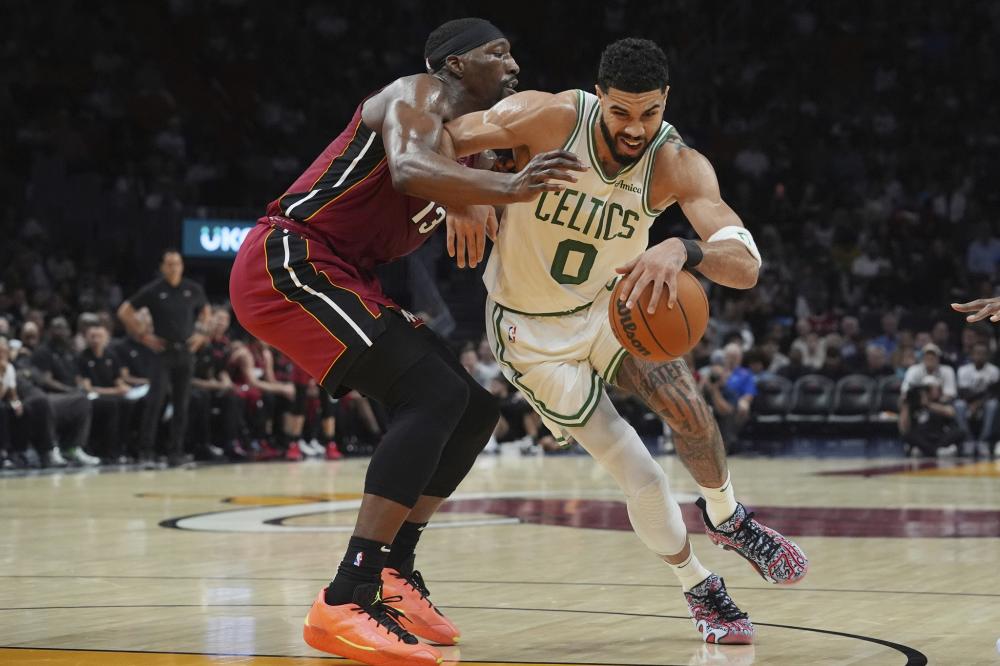 王霜作为中 王霜作为中