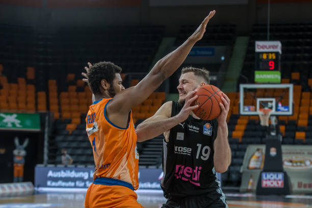 的双重压力 的双重压力